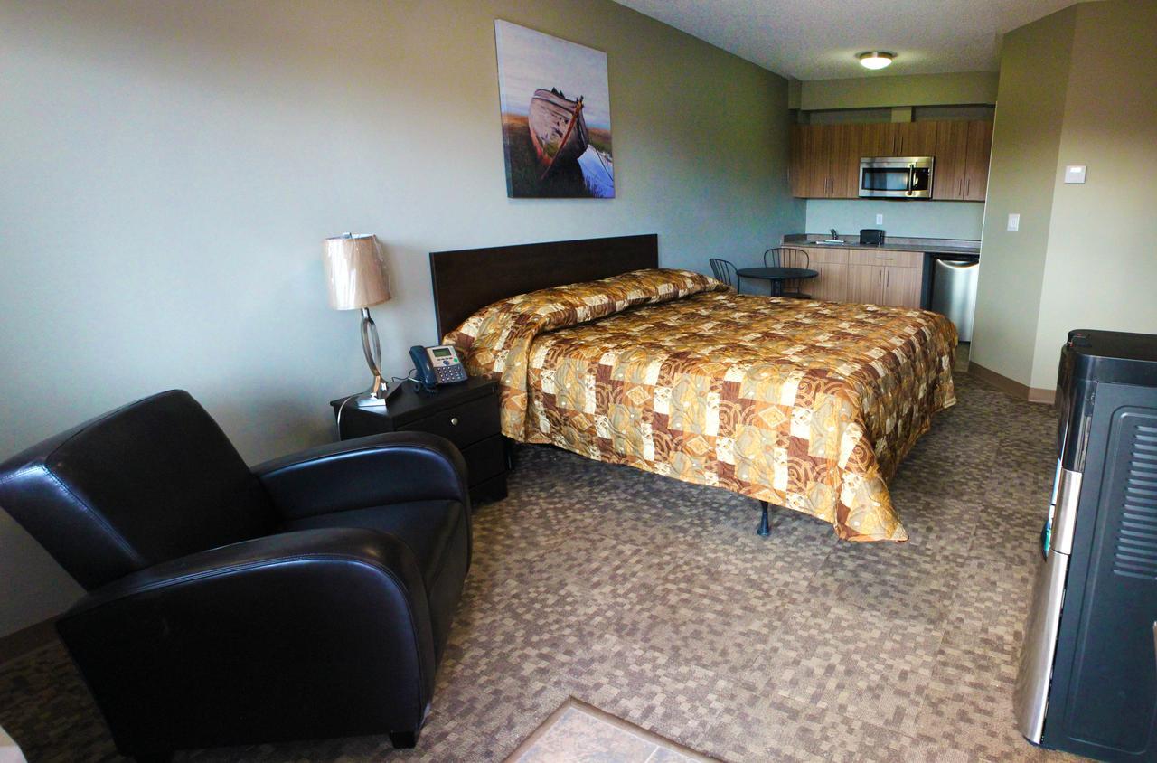 Alberta Beach Inn And Suites Exteriör bild