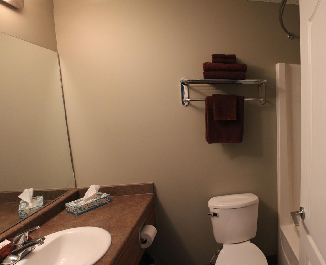 Alberta Beach Inn And Suites Exteriör bild